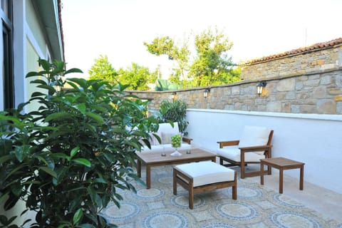 Patio, Balcony/Terrace