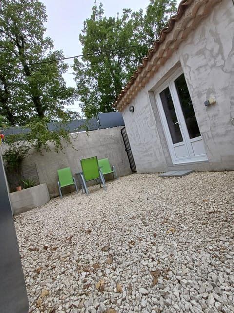 Studio meublé tout confort climatisé Apartment in Provence-Alpes-Côte d'Azur