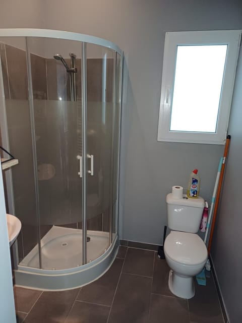 Studio meublé tout confort climatisé Apartment in Provence-Alpes-Côte d'Azur