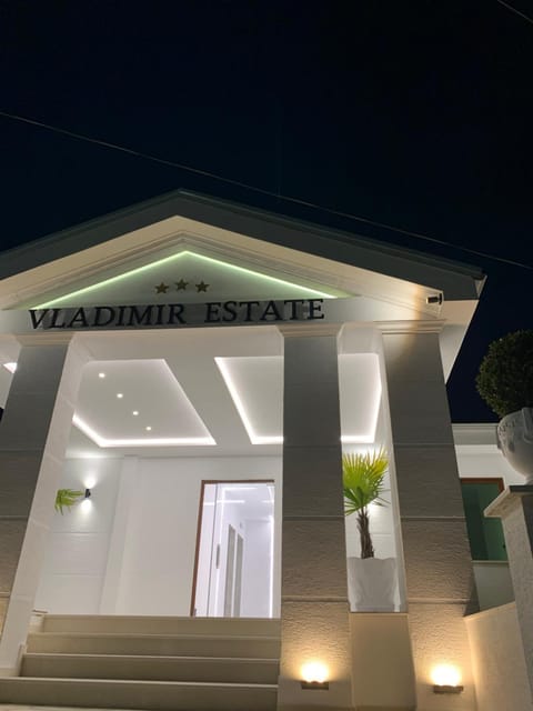 Property building, Facade/entrance