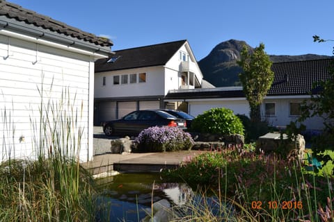 Patio, Garden