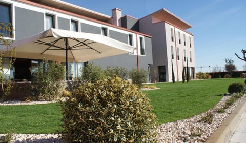 Facade/entrance, Garden view