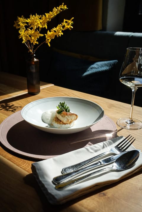 Restaurant/places to eat, Dinner, Alcoholic drinks