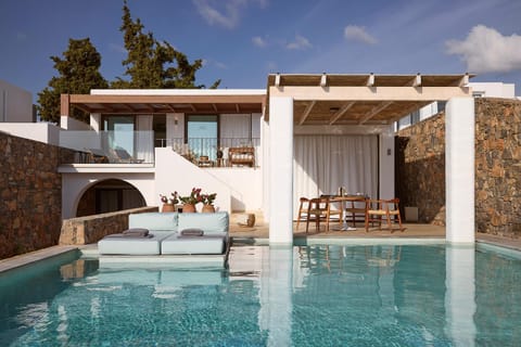 Balcony/Terrace, Pool view, sunbed