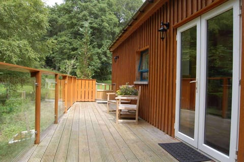 Waterfall Lodge - private waterfall and sauna Nature lodge in Scotland