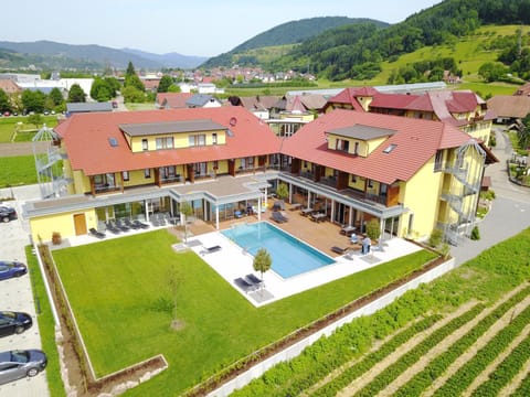 Property building, Spa and wellness centre/facilities, Pool view, Swimming pool