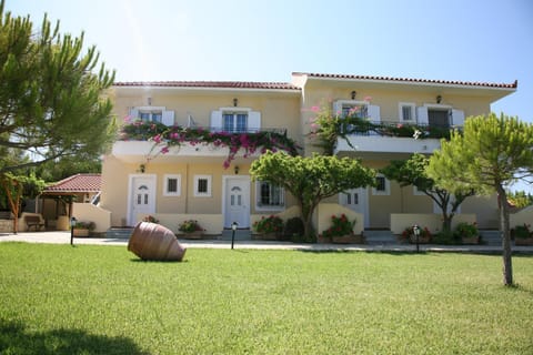 Property building, Day, Garden