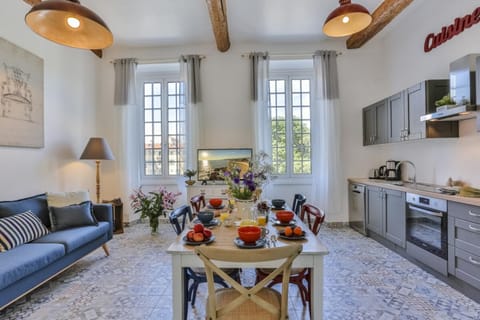 MY CASA - GARIB - Place Garibaldi - 4 bedrooms - Balcony Apartment in Nice