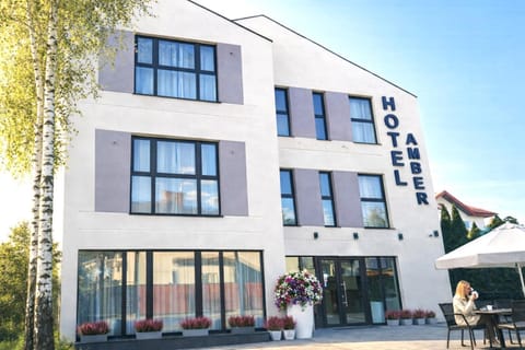 Property building, Street view, Location