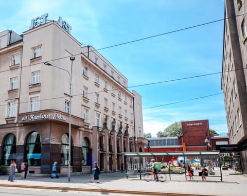 Property building, Day, Neighbourhood, City view, Street view, Location