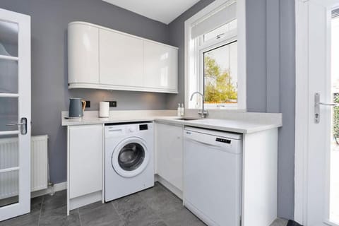Kitchen or kitchenette, dishwasher, washing machine, washing machine, washing machine, kitchen, kitchen