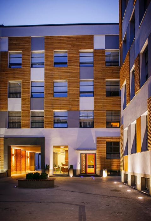 Facade/entrance