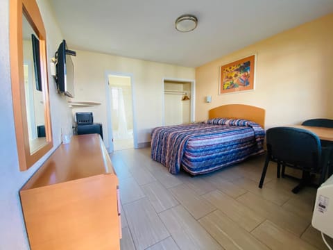 A 1 A Super Inn Motel in Ormond Beach