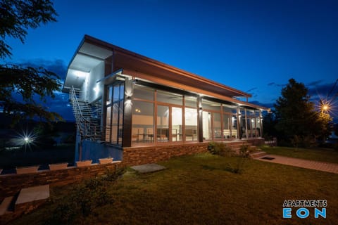 Property building, Facade/entrance, Garden