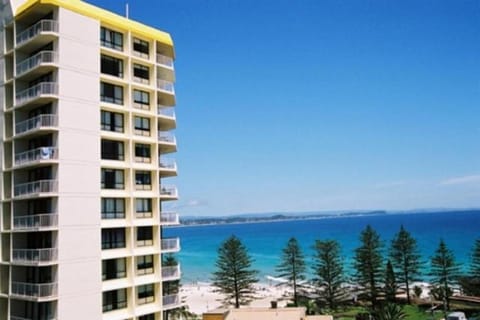 Property building, People, Neighbourhood, Beach, Sea view