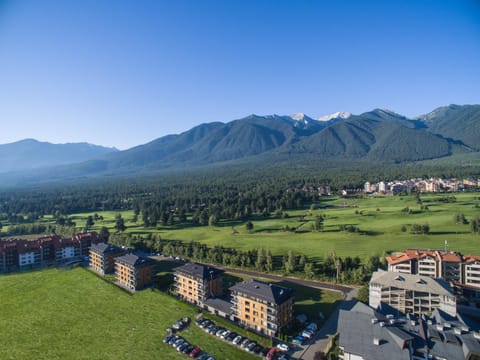 Nearby landmark, Facade/entrance, Day, Natural landscape, Bird's eye view, Garden, Mountain view