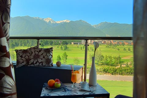 Day, Natural landscape, View (from property/room), Balcony/Terrace, Food and drinks, Food, Mountain view, Drinks