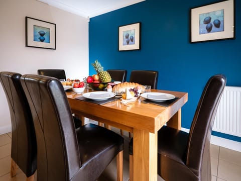 Lakeview Holiday Cottages Bed and Breakfast in Taunton Deane