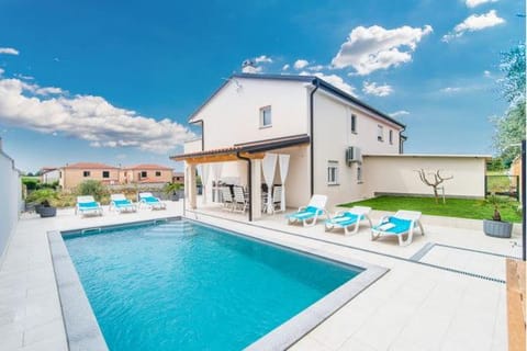 Villa Silver Novigrad with private pool Villa in Novigrad
