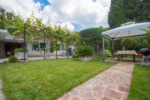 Patio, Garden
