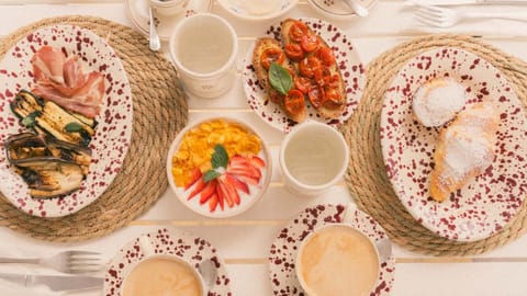 Food and drinks, Food, Breakfast, Continental breakfast, Drinks