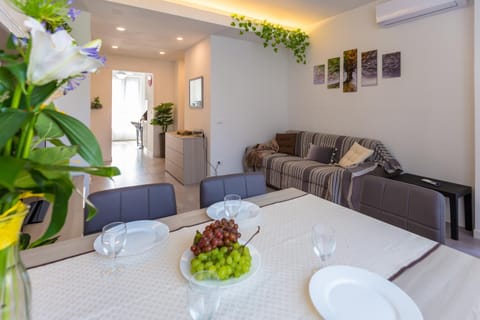 GuestHost - Milano Business Balcony Flat Apartment in Milan