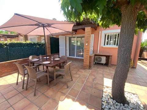Patio, Day