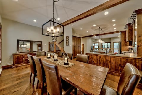 Kitchen or kitchenette, Seating area, Dining area, kitchen