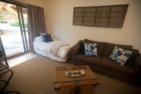 The Shingles Riverside Cottages Nature lodge in New Norfolk