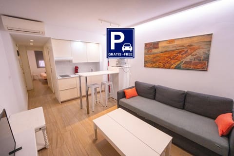 TV and multimedia, Kitchen or kitchenette, Living room, Seating area