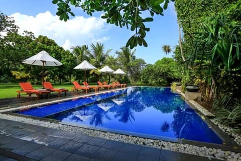 Garden, Swimming pool