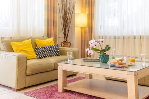 Living room, Lobby or reception, Seating area