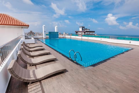 Sea view, Swimming pool, sunbed