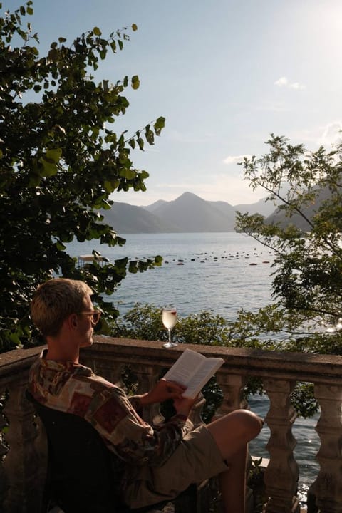 MARETA II - waterfront Apartment in Dobrota