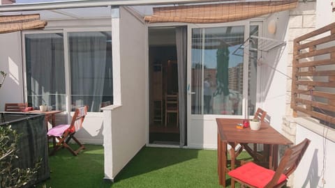 Facade/entrance, Balcony/Terrace