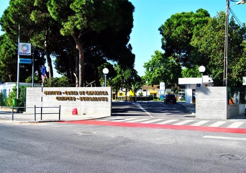 Nearby landmark, Off site, Natural landscape, Children play ground, Game Room, Beach, Kids's club, Shopping Area
