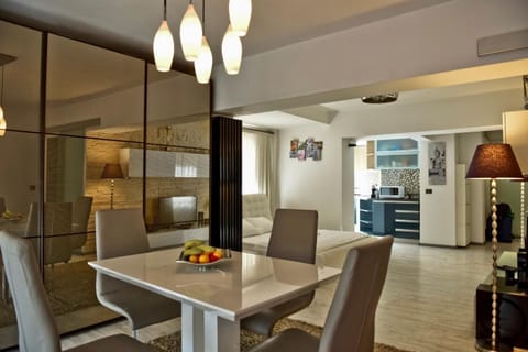 Living room, Seating area, Dining area