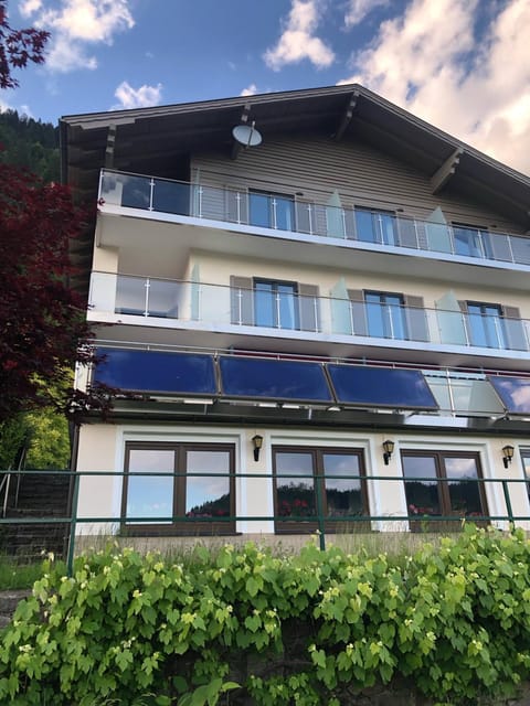 Jaeger Guesthouse Bed and Breakfast in Villach