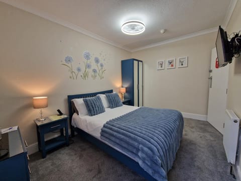 Bed, Bedroom, wardrobe