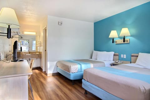 Photo of the whole room, On site