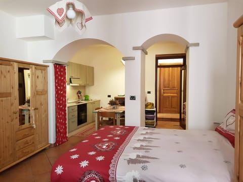 Living room, Seating area, Dining area, Bedroom