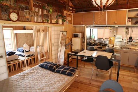Kitchen or kitchenette, Dining area, Bedroom, pet friendly