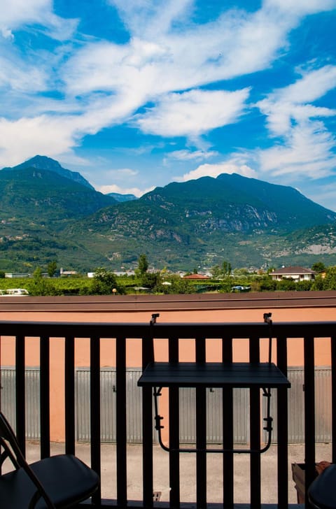 Balcony/Terrace, Mountain view