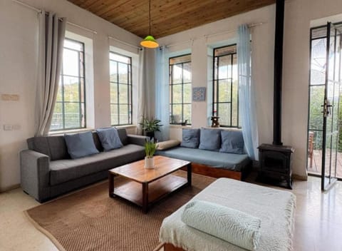 Living room, Photo of the whole room, Seating area