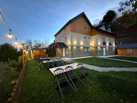 Property building, Day, Natural landscape, Garden, Garden view