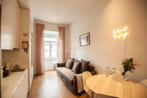 Coffee/tea facilities, View (from property/room), Kitchen or kitchenette, Living room, Photo of the whole room, Seating area, Dining area, Family, furniture