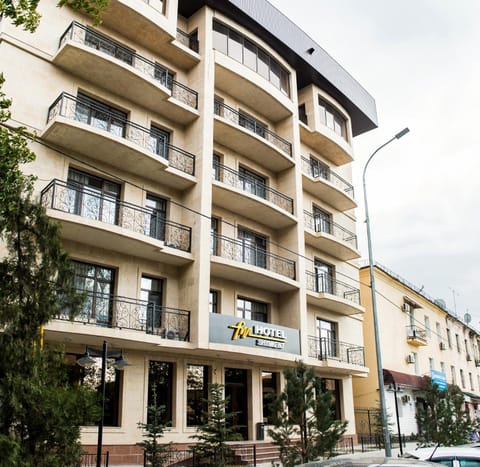 Property building, Location