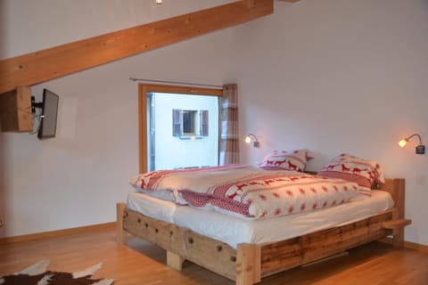 TV and multimedia, Photo of the whole room, Bedroom
