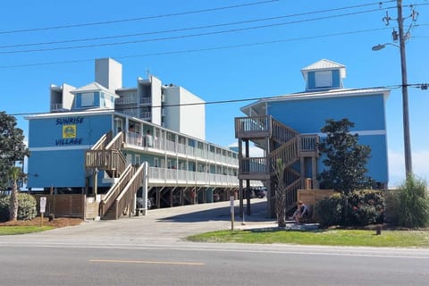 Sunrise Village 109 Condo Apartment in West Beach