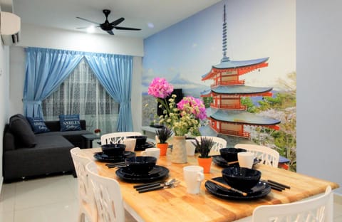 Living room, Seating area, Dining area